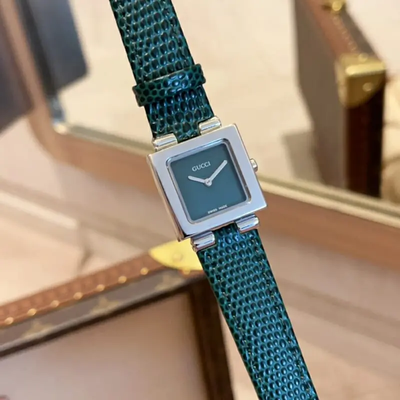 gucci aaa qualite montres in green pour femme s_12270561